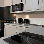 King Size Studio Apartment Streatham